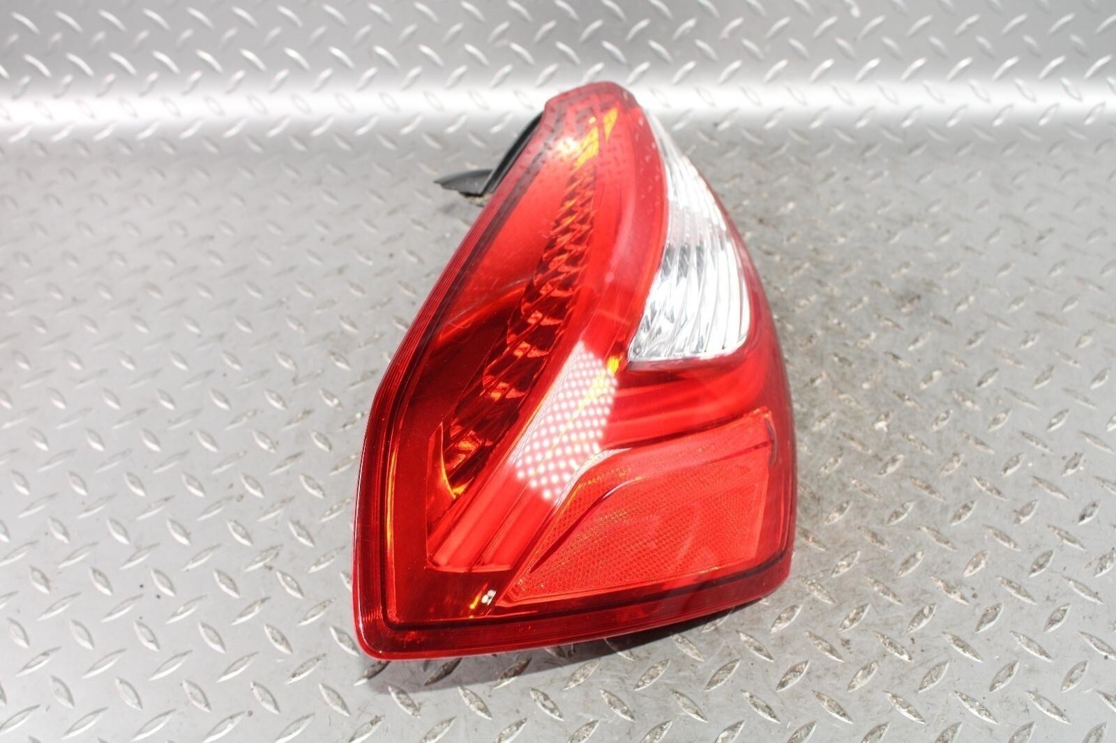 Maserati Ghibli 2014-2019 Left Light lens