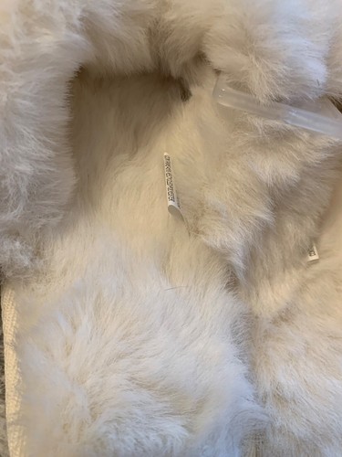 Luxurious Lauren Conrad Women's Fuzzy Ivory White Faux Fur Slippers NEW 7-8 Med - Picture 6 of 6