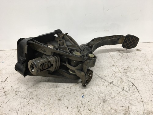 AUDI A3 S3 8V 2013-18 MANUAL CLUTCH PEDAL MASTER CYLINDER 5Q2721059 EK - Picture 2 of 5