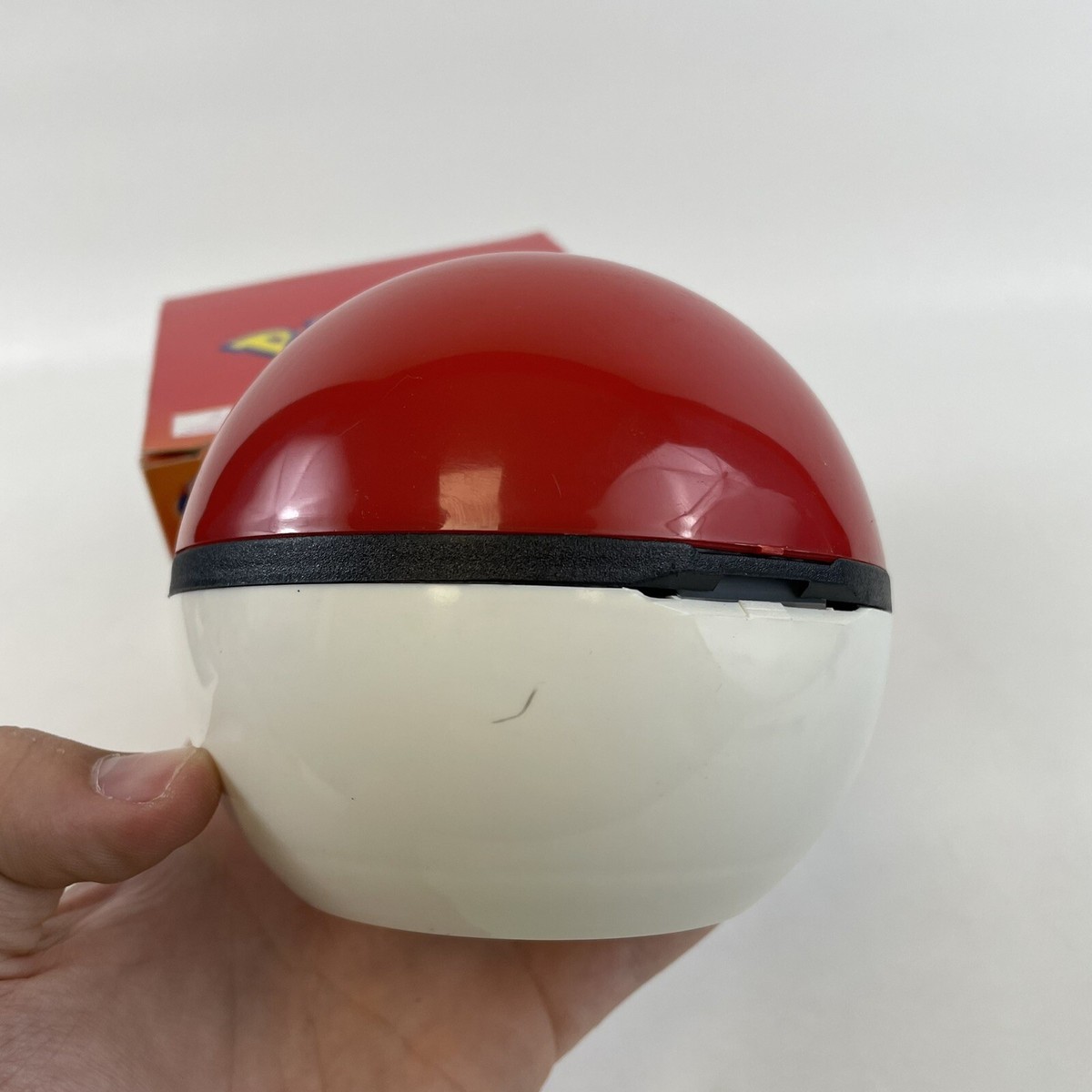 🔥VTG Pokémon Replica Poke Ball W/ Pokémon Inside Pikachu 1999