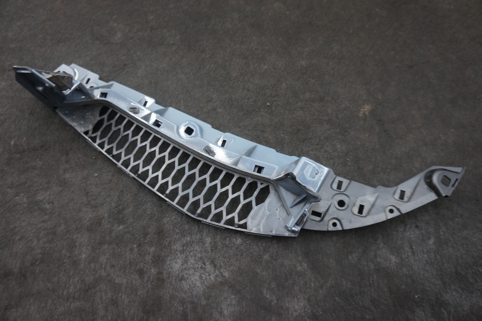Front Right Side Carrier Mount Bracket Panel OEM 4S8853720 Audi R8 4S 2023 *Note