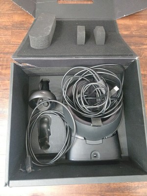 Oculus Rift S PC-Powered VR Gaming Headset - Black *1 Controller Preowned 