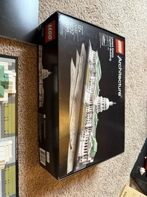 LEGO Architecture United States Capitol Building 21030 W/ Box & Instructions