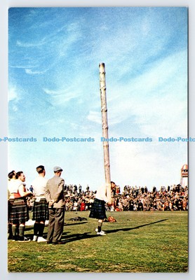 D339467 Tossing the Caber. J. Arthur Dixon. Inverness. Schottland