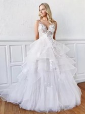 Luxurious Woman Long Dress Weddings Dresses Ruffles V Neck Bridal Gowns