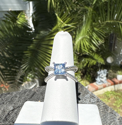 Aqua Spinell Sterlingsilber Ring Prinzessschliff 6 mm gedreht Kontinuum Band Größe 7