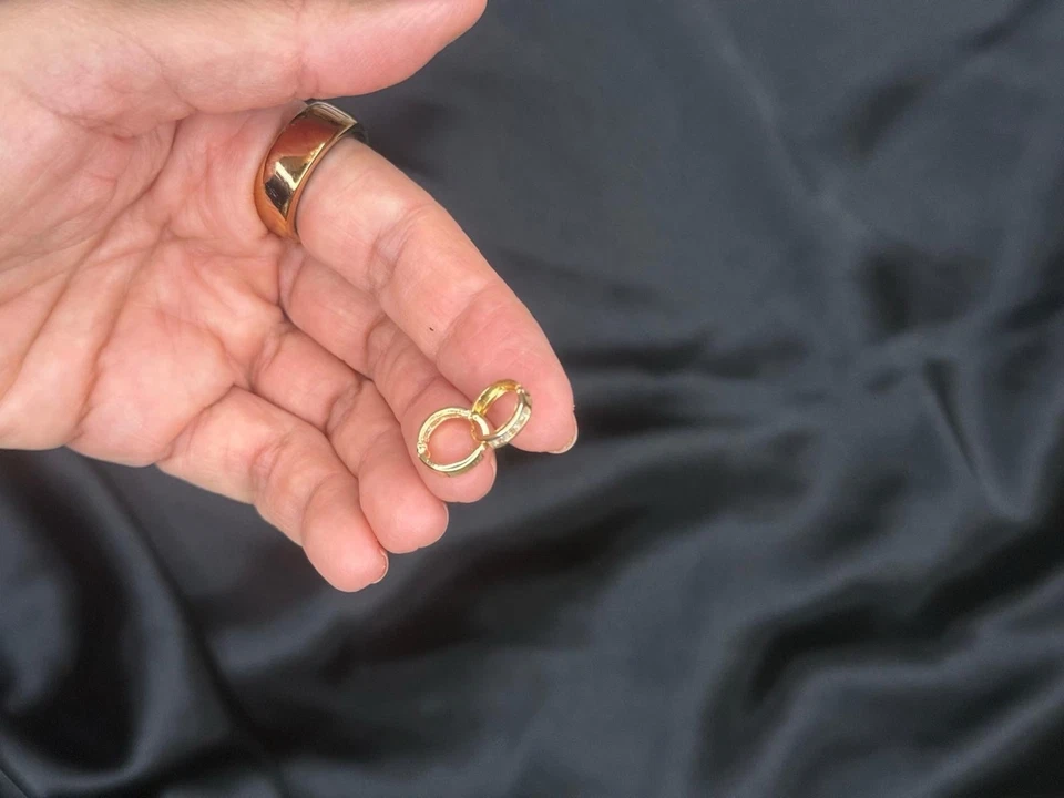 18k 金小环状耳环带锆石 – 纯金 – 0.9 克 — 第 2/2 张图片