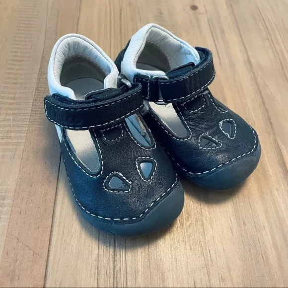 Baby sandals hotsell size 2.5