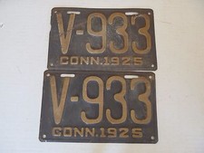 1925 Connecticut license plates V-933 pair