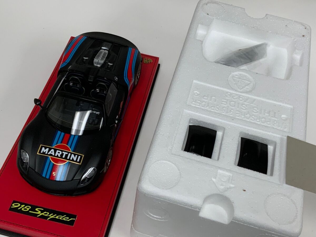 1/18 AutoArt Porsche 918 Spider Weissach Package Black 1/18 AutoArt Porsche 918 Spider Weissach Package Black
