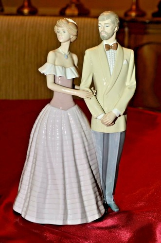 VINTAGE LLADRO 5540 ROMANTIC COUPLE " AN EVENING STROLL " RETIRED - Picture 2 of 7