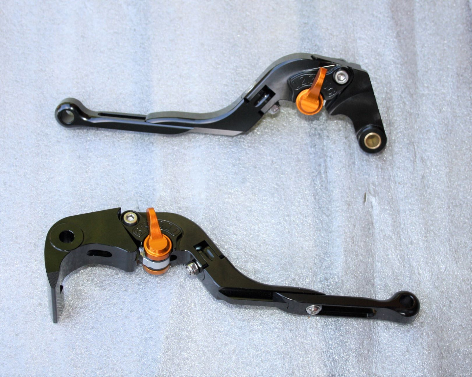 Leviers Hornet 1000 repliables pour éviter la casse sur votre CB1000R 2025 2026