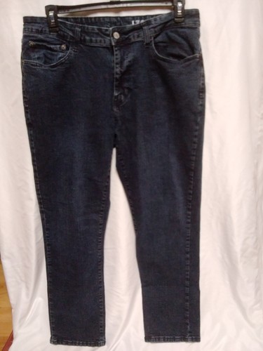 Izod comfort stretch jeans Size 38 x 29 straight fit