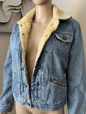 LEVI  S Red Tab Women  s Y2K Denim Jean TRUCKER JACKET SHERPA Lining Long Sleeve M