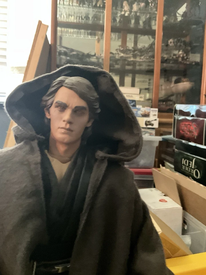 Sideshow Exclusive ROTS Star Wars Darth Vader Sith Apprentice 1/6 Figure - Image 3 of 4