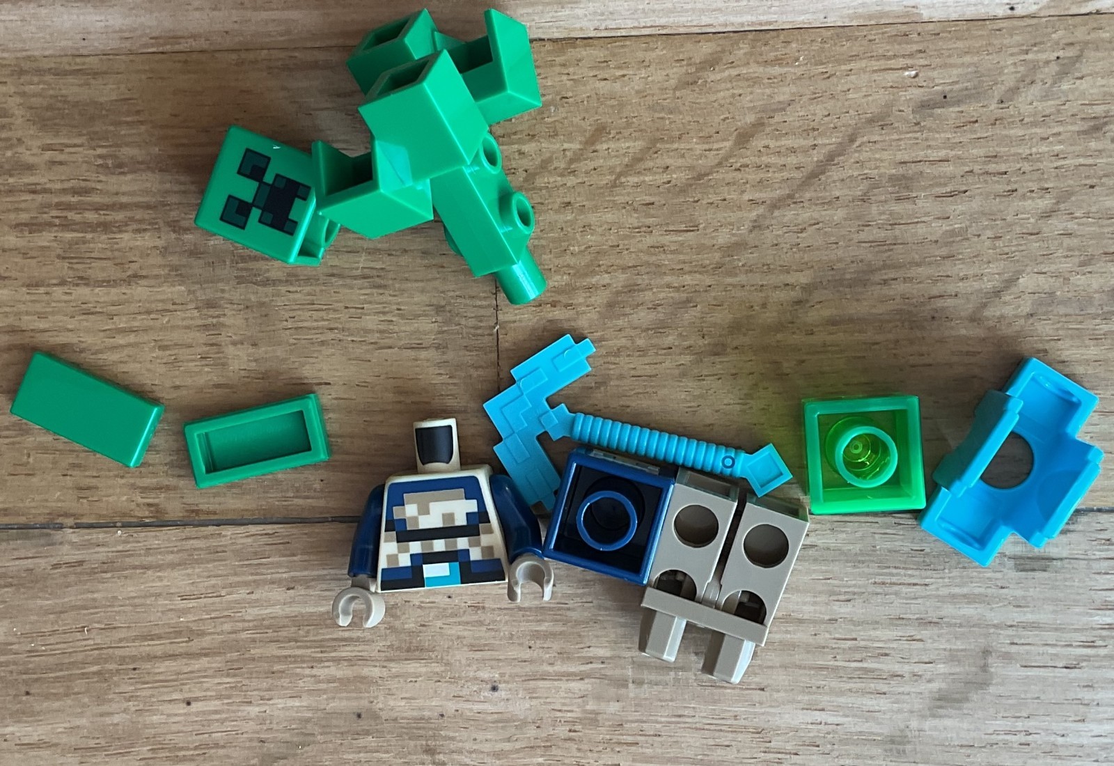 LEGO SET MINECRAFT POLYBAG FOIL FIGURINE 662508 DIAMOND HERO + CREEPER + SLIME foto 3