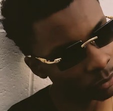Luxury Rimless Rectangle Sunglasses – Gold Metal Frame & Black Lenses