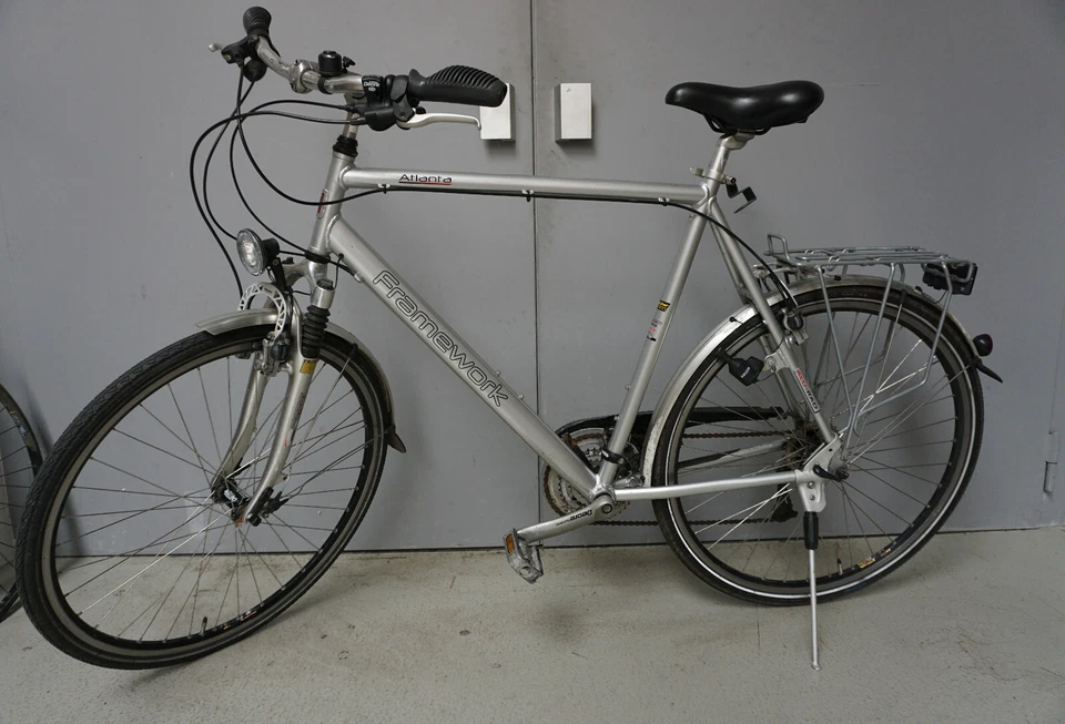 Framework Atlanta Herren Fahrrad Rad Aluminium silber 28 Zoll oldschool (A23-409