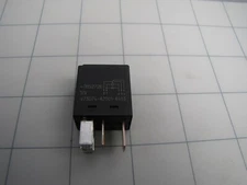 TE Connectivity V23074-A2001-A403 12V Plug-In Micro Automotive Relay NEW