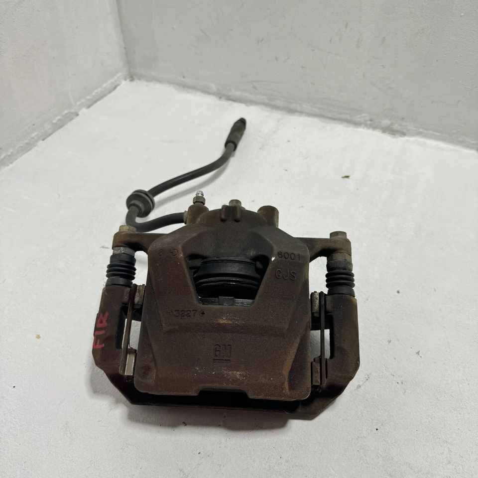 Pinza de freno delantera derecha Chevrolet Sonic 2012-2017 con soporte OEM Foto 2 de 4