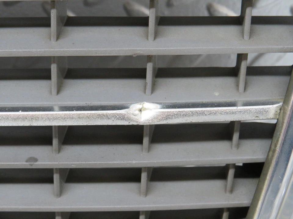 ⚙27769⚙ Mercedes-Benz S124 300TE grelha capota de vagão cromada 1248880323 - Imagem 4 de 4