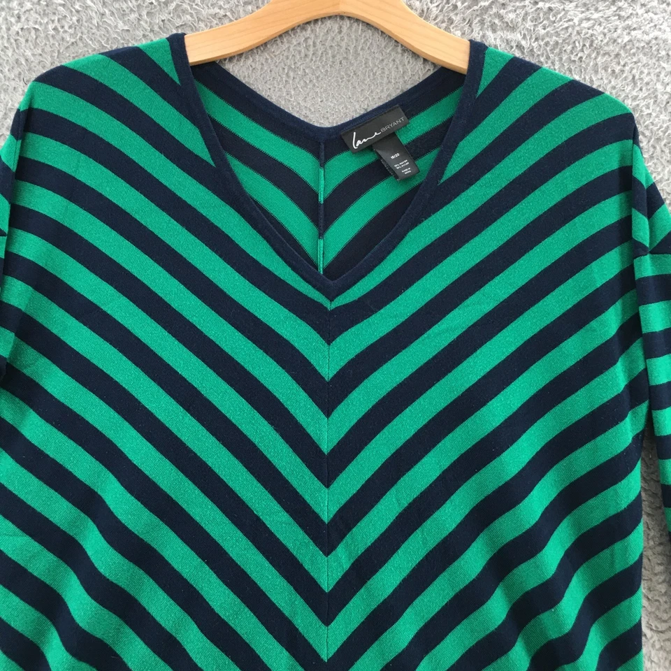 Lane Bryant 针织衬衫上衣女式 18/20 蓝色绿色条纹人字形 VNeck — 第 2/4 张图片