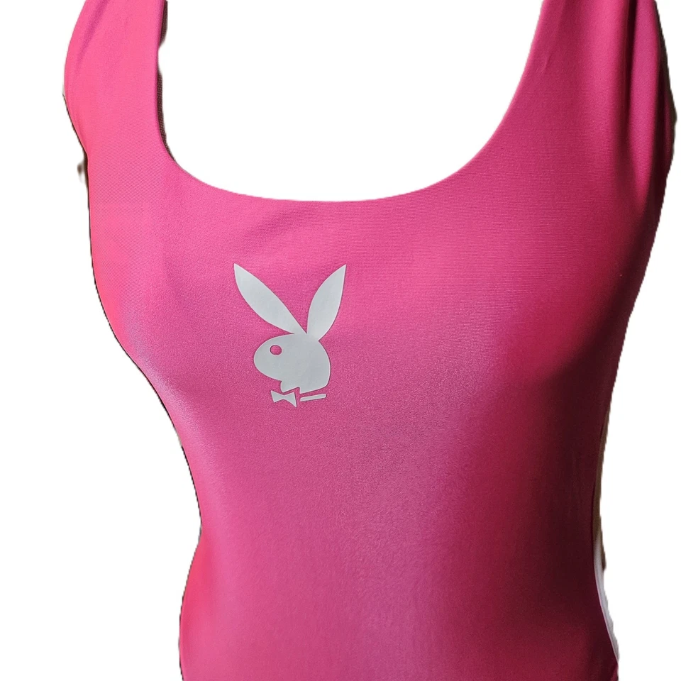 Maiô Playboy rosa quente peça única com coelho branco/listras Y2K feminino tamanho P/M/G - Imagem 3 de 4