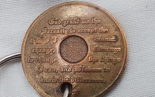 VI ROMAN 6 YEAR AA ALCOHOLICS ANNAMOUS VTG BRASS RECOVERY RECOGNITION KEYCHAIN - Picture 5 of 11