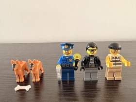 100% Complete LEGO CITY Police Dog Unit 60048, 60041 Crook Pursuit, 30311 Swamp