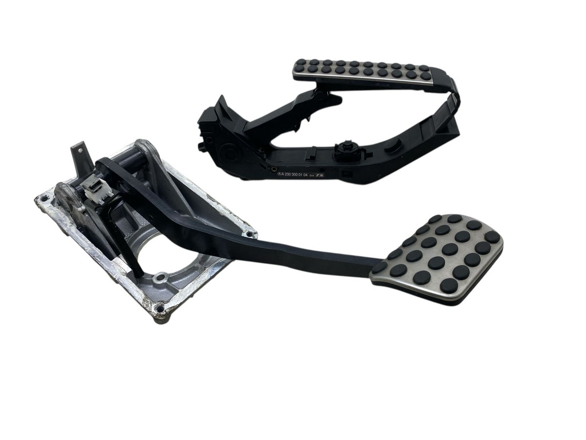 2013-2018 MERCEDES-BENZ G63 W463 BRAKE & GAS ACCELERATOR PEDAL SET
