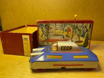 Moon Car Hold Car Utopian Vehicle Piko GDR w/ Box