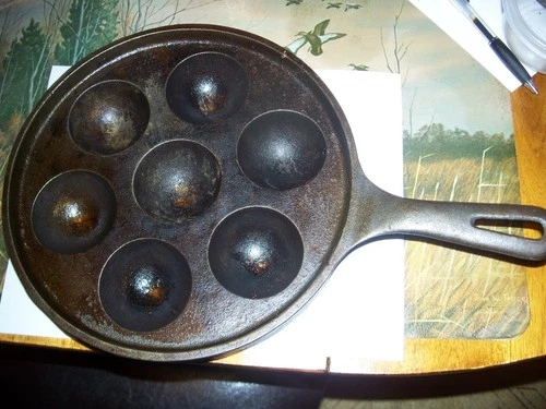 griswold cast iron no 962-32 abelskivver muffin pan