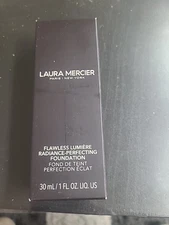 Laura Mercier Flawless Lumiere Radiance-Perfecting Foundation Truffle