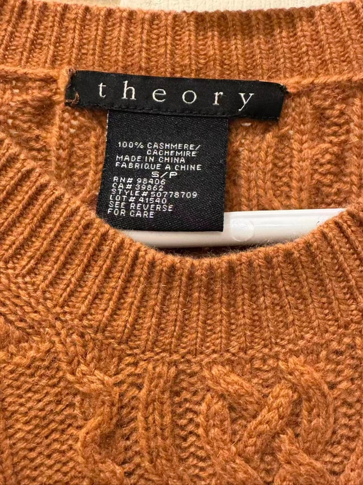 Suéter tejido Theory 100 % cachemir color caramelo para mujer talla S/P Foto 4 de 4