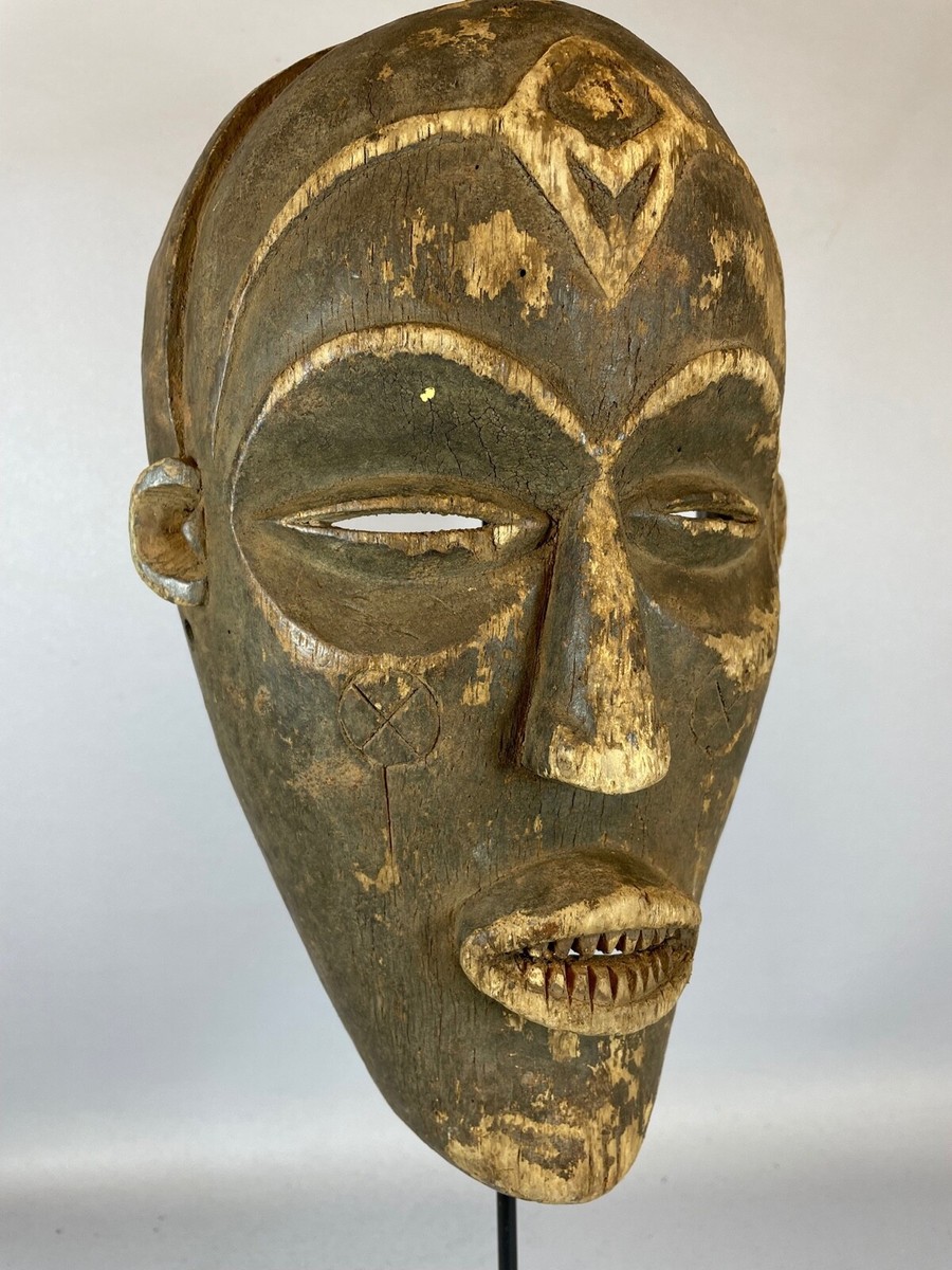 210724 - Antique Tribal Used African mask from the Chokwe - Angola