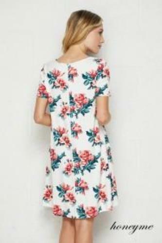 Vestido columpio de manga corta con bolsillos con estampado floral gema marfil y coral - Imagen 2 de 4