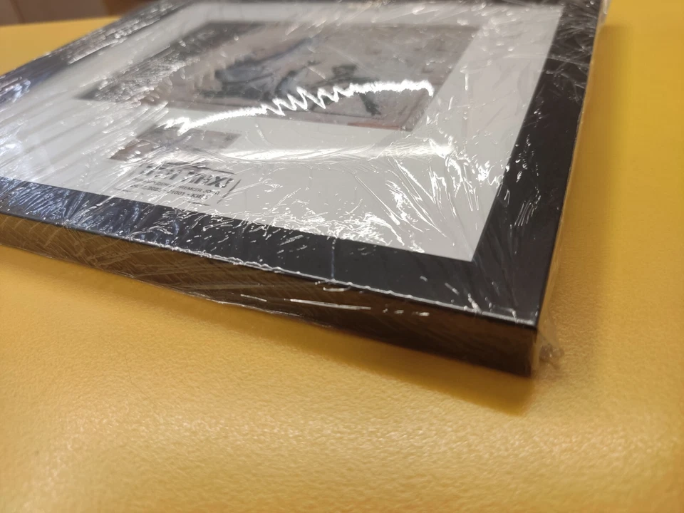 Stamp in frame PTN PNH putin Go FCK Yourself Banksy putin Ukrposhta Ukraine - Image 4 of 4