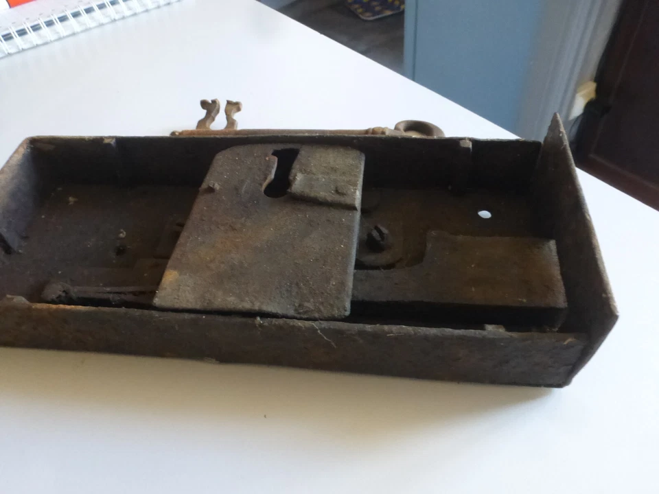 Ancienne grosse serrure  de chateau , manoir , maison de maitre + clé   1,860 kg - Photo 4/4
