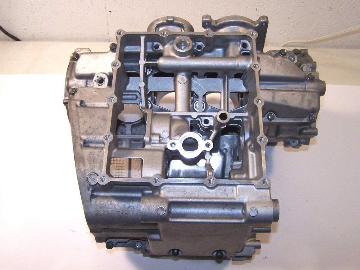 SUZUKI GSXR750 ENGINE CRANKCASE BLOCK GSXR GSX-R 750 04-05 11301