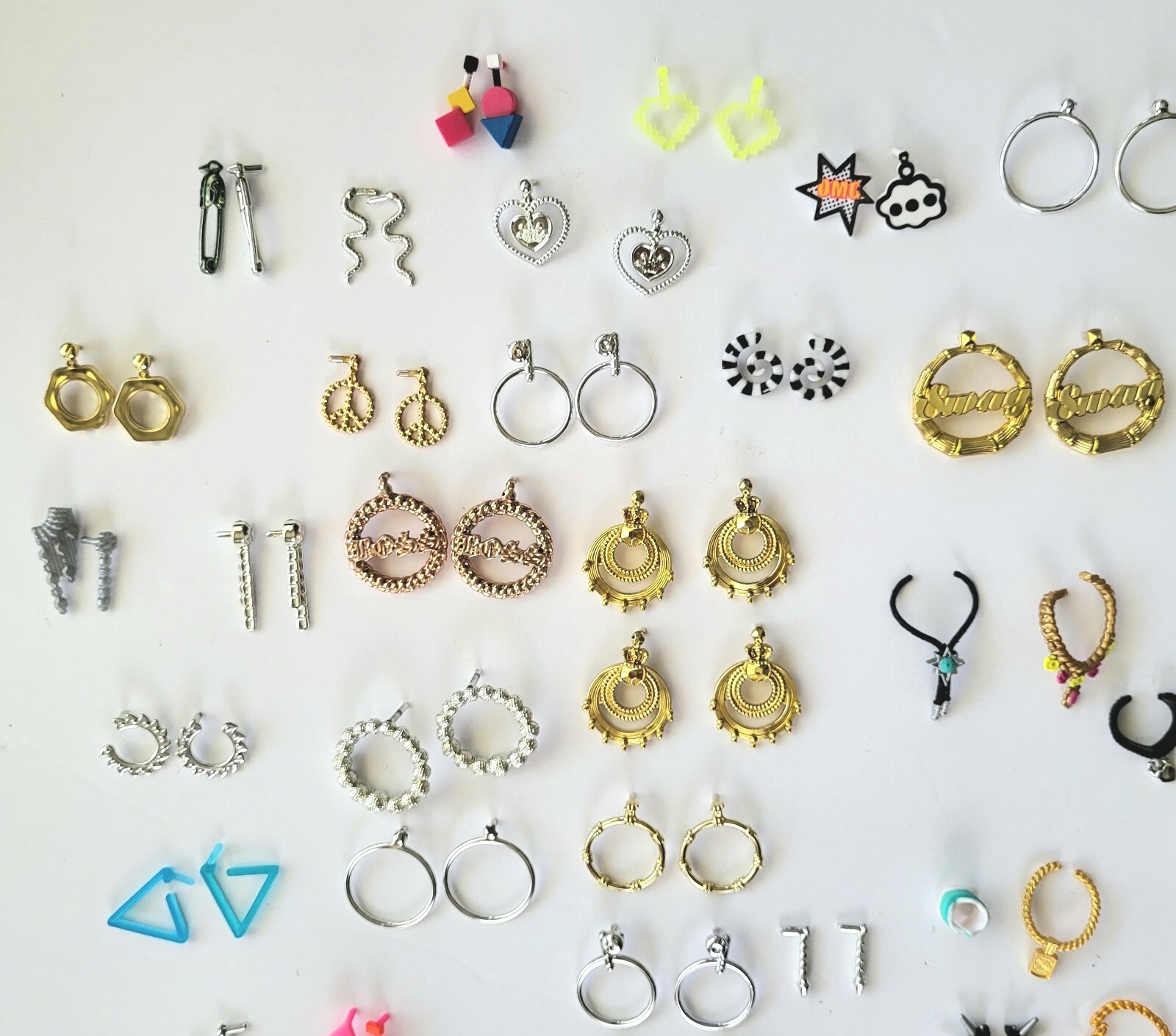 LARGE LOT LOL SURPRISE OMG DOLL JEWELRY, 39 PRS. EARRINGS + BRACELETS, NECKLACES