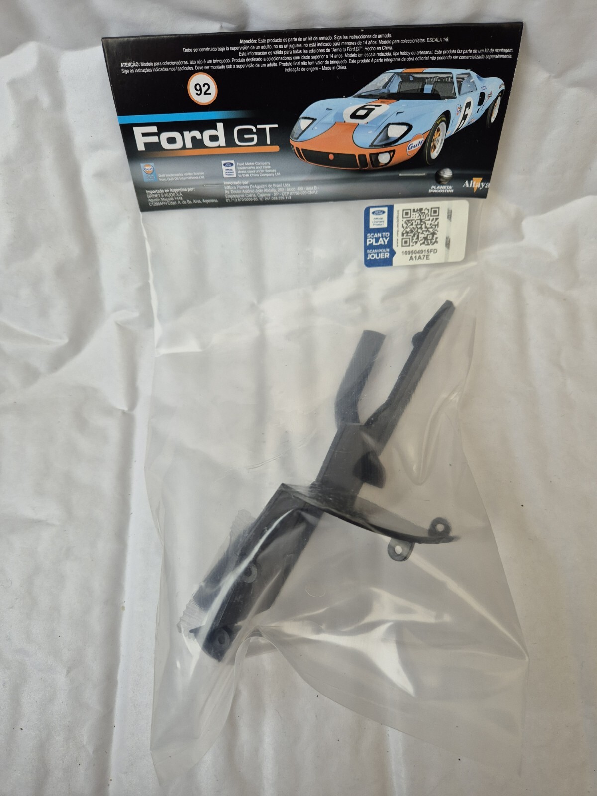 Build Your Own 1/8 Scale Ford GT40 Car Kit Part 92 by DeAgostini