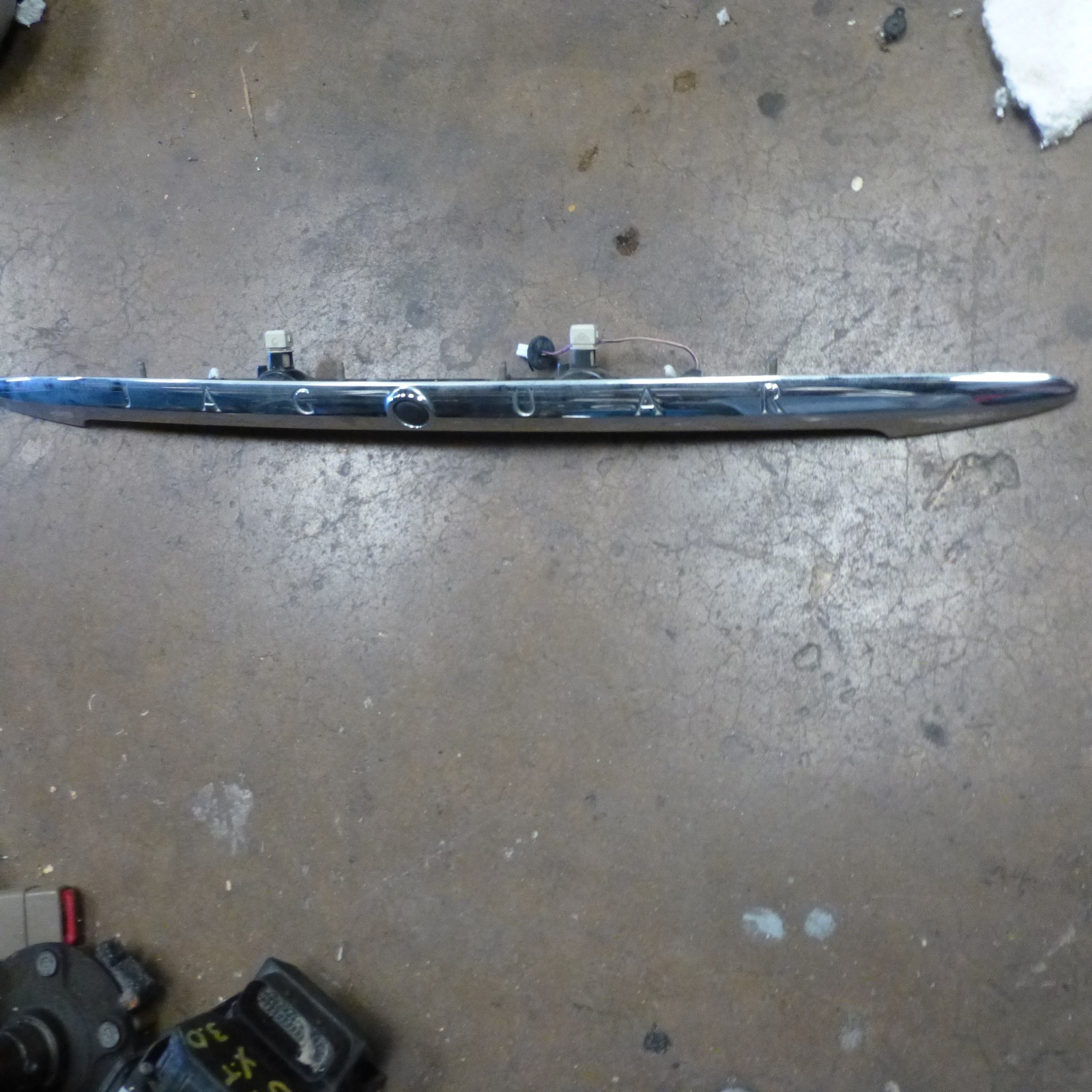 JAGUAR XTYPE TRUNK LID CHROME MOLDING 2001 2002 2003 eBay