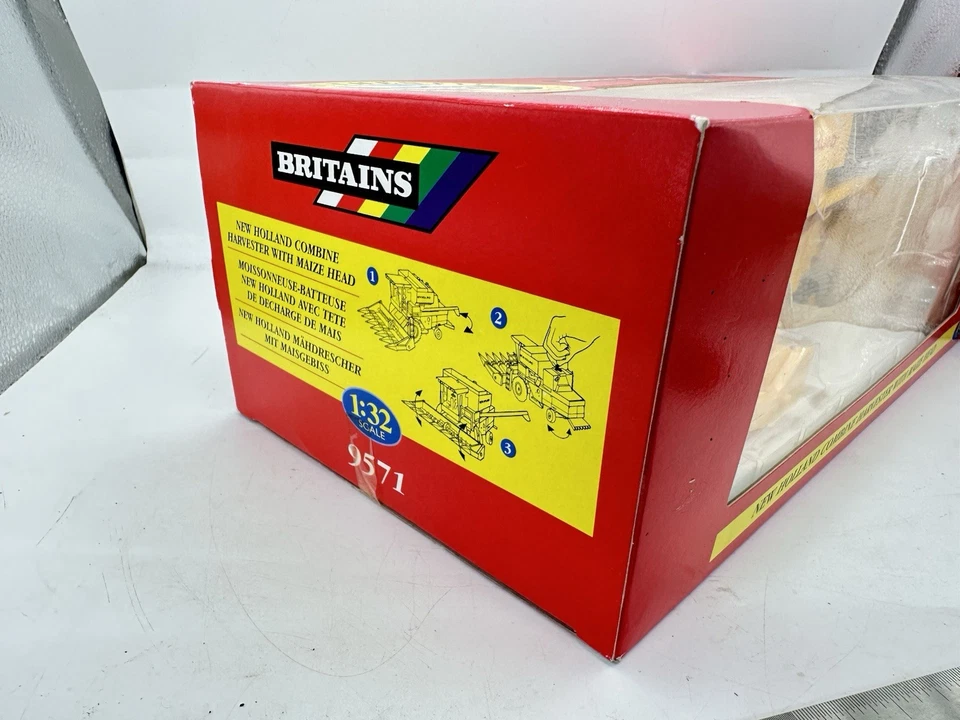BRITAINS 9571 NEW HOLLAND TR85 COMBINE HARVESTER 1:32 MODEL BOXED MINT - Image 3 of 4