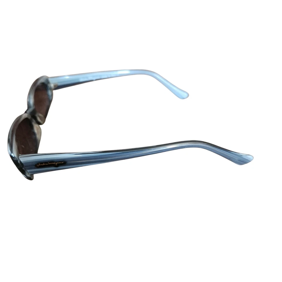 Gafas de sol Salvatore Ferragamo con montura azul y gris lentes ahumadas gafas de sol de verano Foto 4 de 4