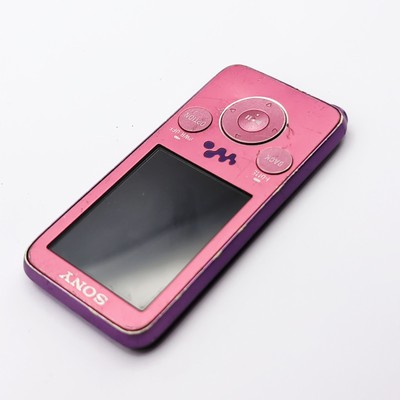 Sony NW-S636F RED/purple 4gb MP3 Player Walkman There are