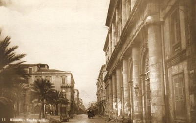 Messina Via Garibaldi Italy Postcard