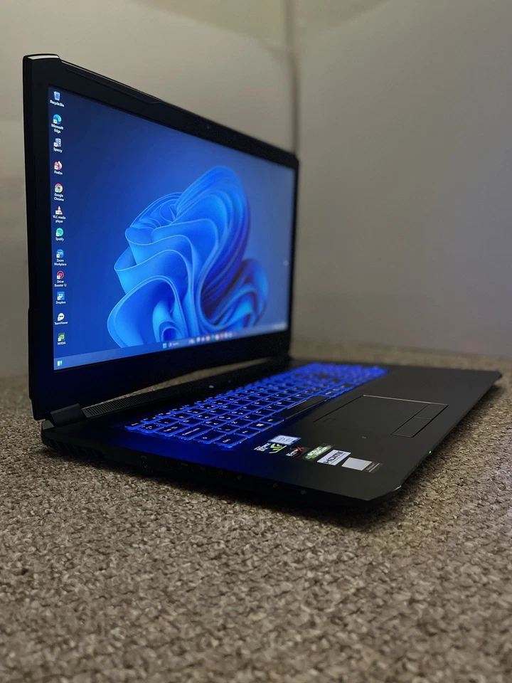 Gaming Laptop Clevo - 17.3'' i7 32GB 512GB SSD + 1 TB HDD GeForce GTX 1070 Win11 - Image 4 of 4