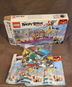 LEGO The Angry Birds Movie: Pig City Teardown (75824)