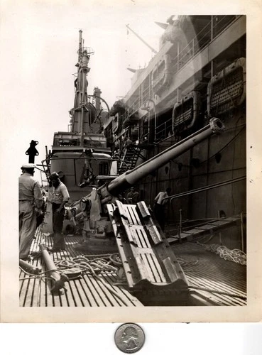 WW2 WWII USN US Navy Military Press Photo Battleship Destroyer Deck Gun Sailors