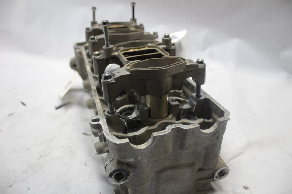 MONTAJE DE CULATA (29G) 11100-29G00 2005 SUZUKI GSX-R600 Foto 4 de 4